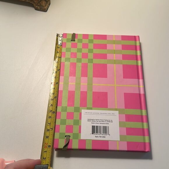 Un-used Swinton Avenue trading journal pink and green - Picture 3 of 6